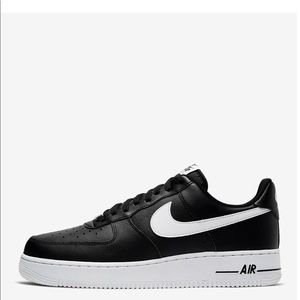 MENS NIKE AIR FORCE 1 LOW BLACK WHITE 10.5